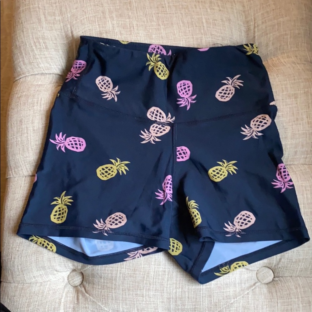 High-waisted neon pineapple print biker workout shorts 🍍🍍🍍